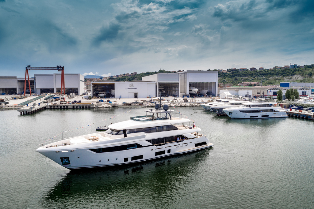 Main Custom Line Navetta 37