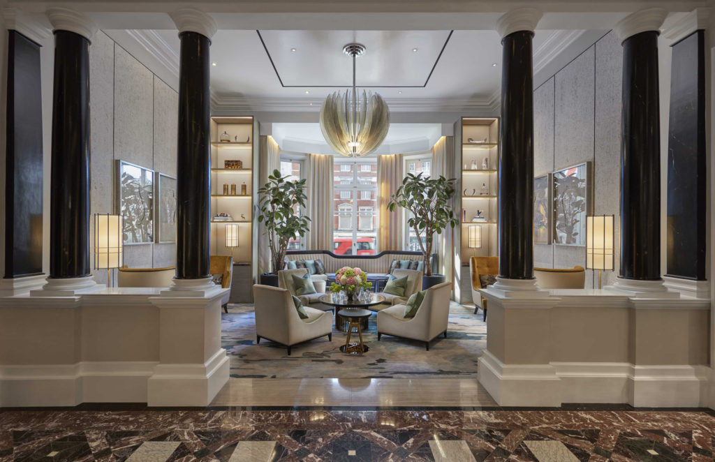 Mandarin_Oriental_Hyde_Park_London_lobby_2017