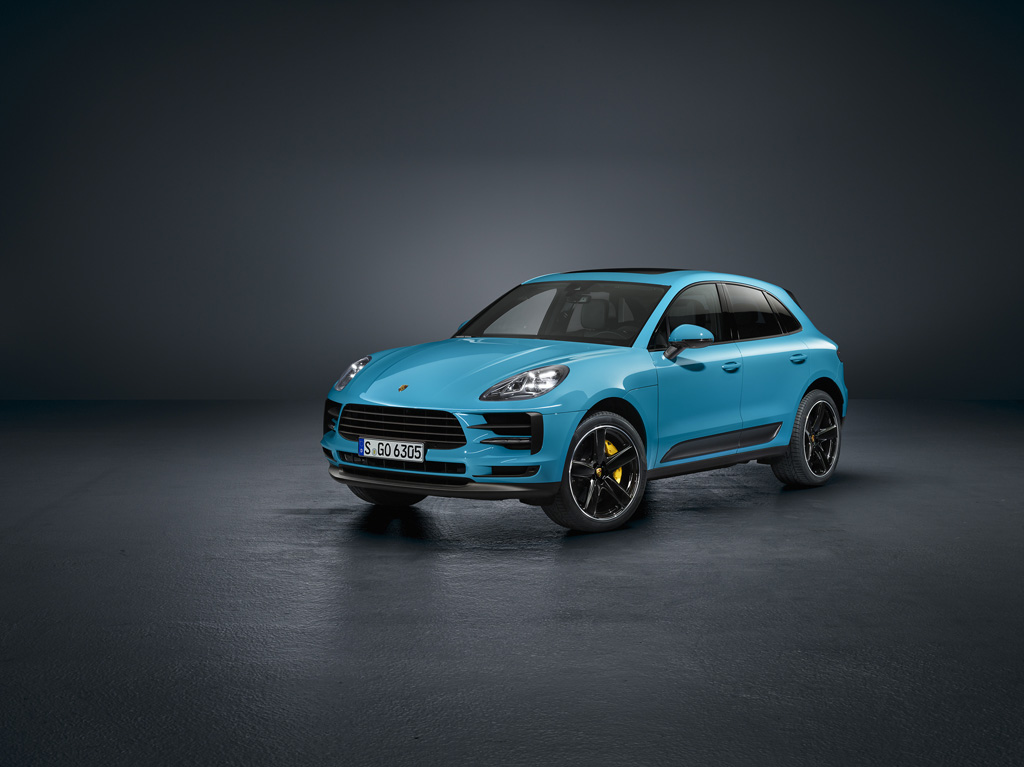 Porsche mecan lead