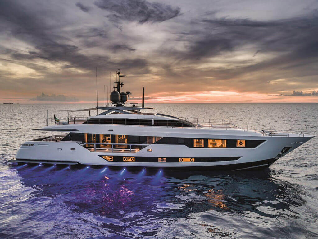 The Art of the Planing Yacht