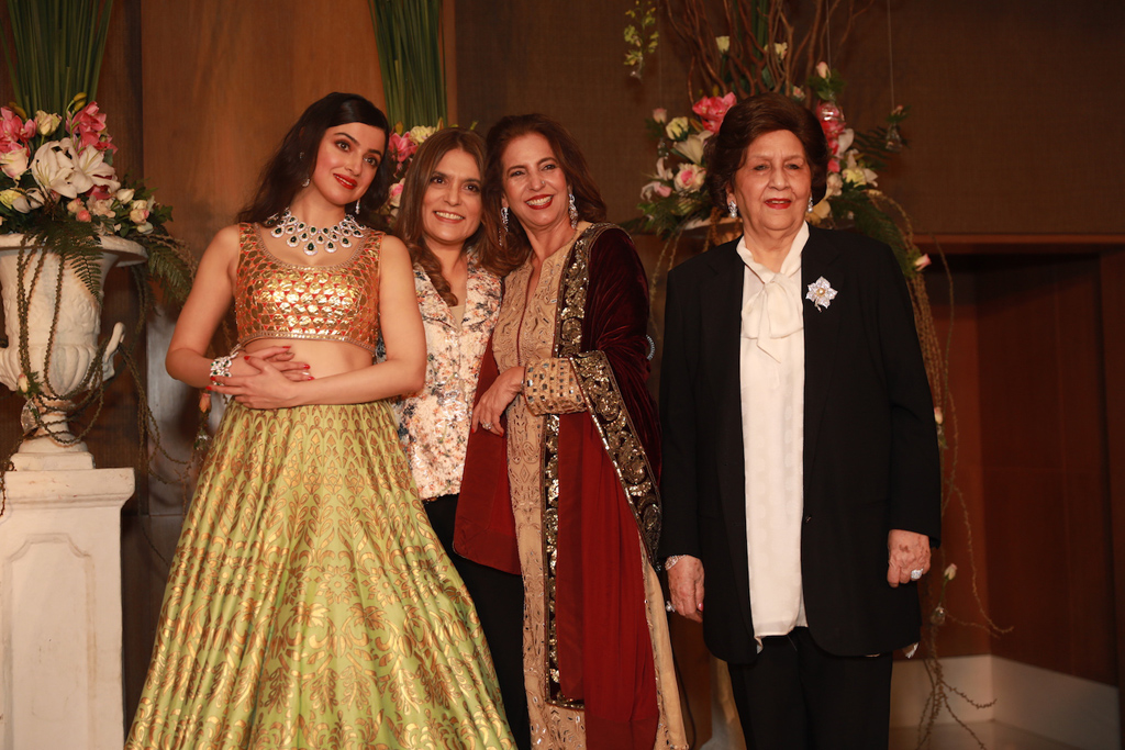 Divya Khosla Kumar with Reynu Tandon & Savera team