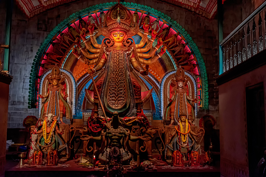 A Complete Guide to Celebrating Durga Puja in Kolkata Where to Stay, What to Eat, and What to Do-Cover Image
