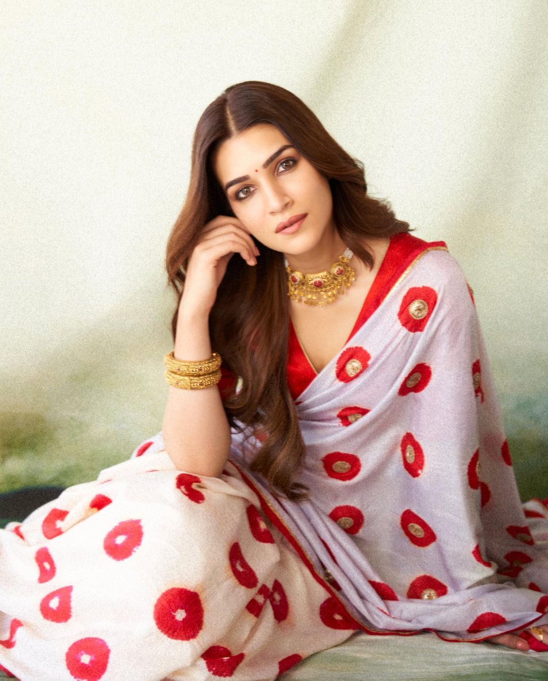 Gold Prices Soar as Diwali Approaches Is Now the Ideal Time to Invest-Cover Image