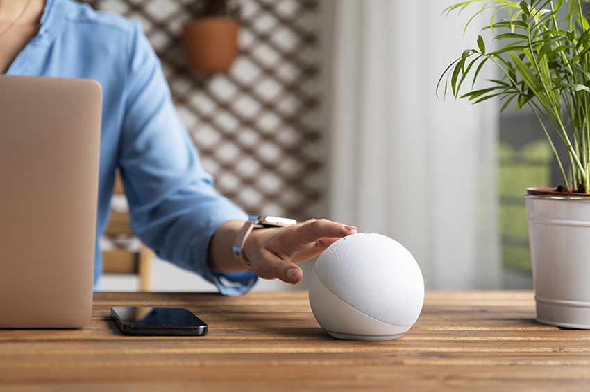 6 Luxury Gadgets To Make Your Life Easier-Cover Image