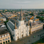 NEW ORLEANS: CULTURAL OASIS BLENDING ART, HISTORY, AND ARCHITECTURE