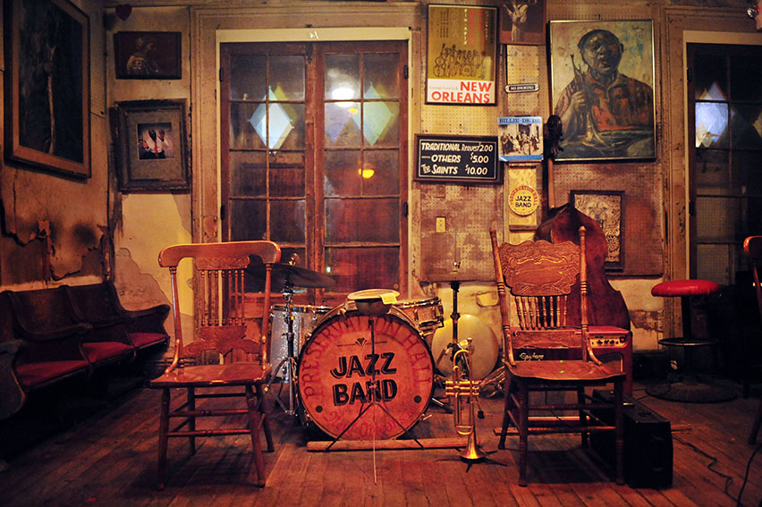 New Orleans' Nightlife A Vibrant Fusion of Jazz, Cocktails, and Culture-Cover Image